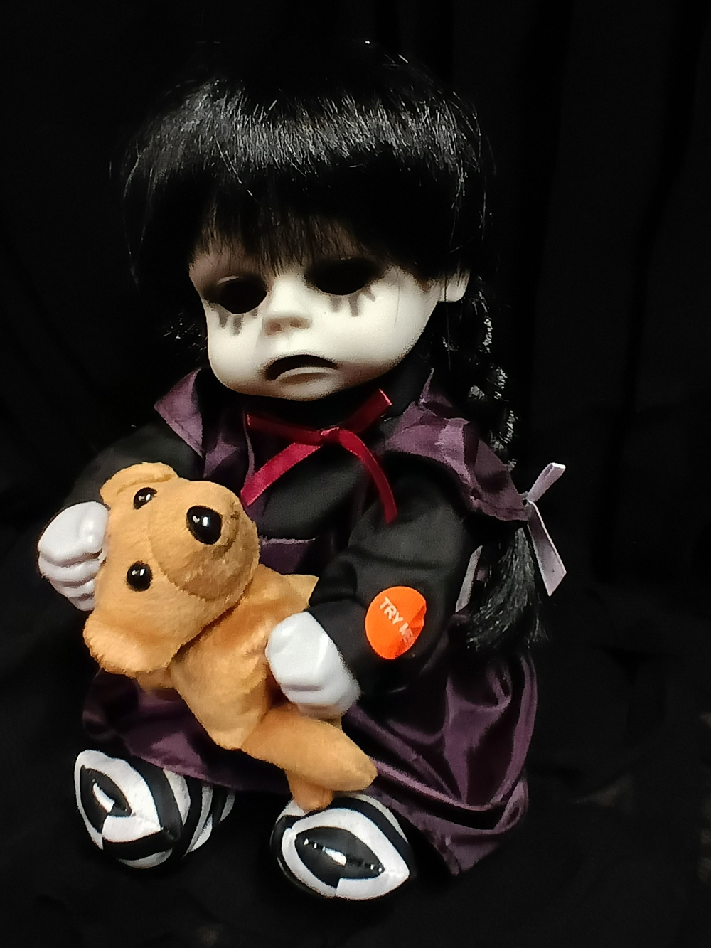 Halloween Creepy Girl Automated With Teddy